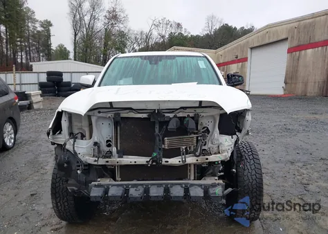 2019 Toyota Tacoma Sr V6 z USA, uszkodzony, nr VIN 3TMCZ5AN0KM257010